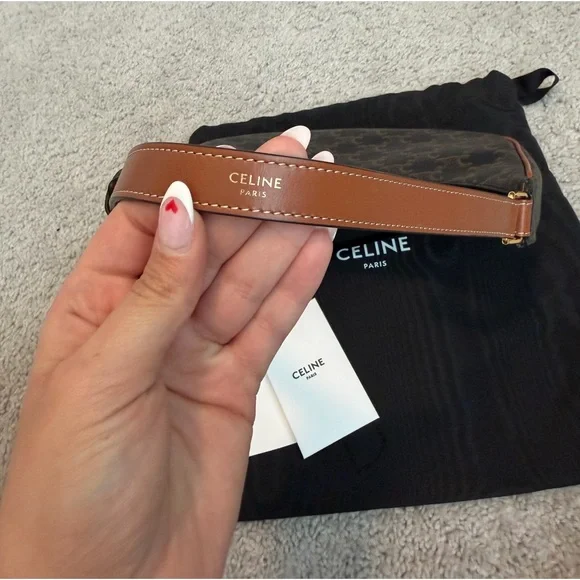 Celine Ava Triomphe Canvas & Calfskin Shoulder Bag! - Picture 2 of 7